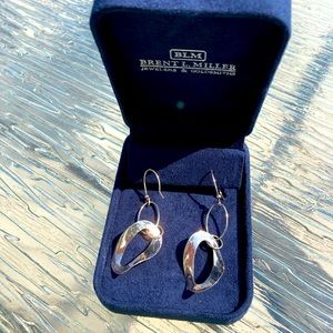Sterling Silver Wavy Oval Link Drop Earrings.